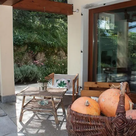 Castel - Rezzonico, By Lovecomo Tatil Evi *